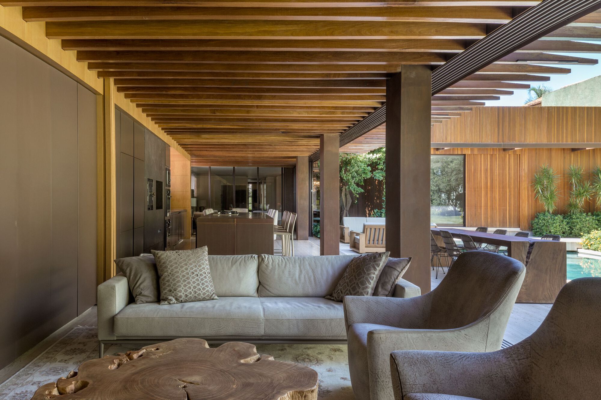 Dezessete House