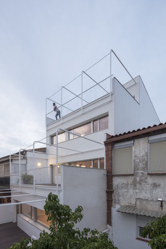 © Eduardo Mascagni Valero8