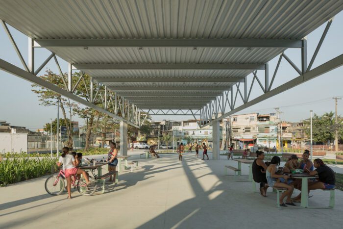 Realengo Park Market Square