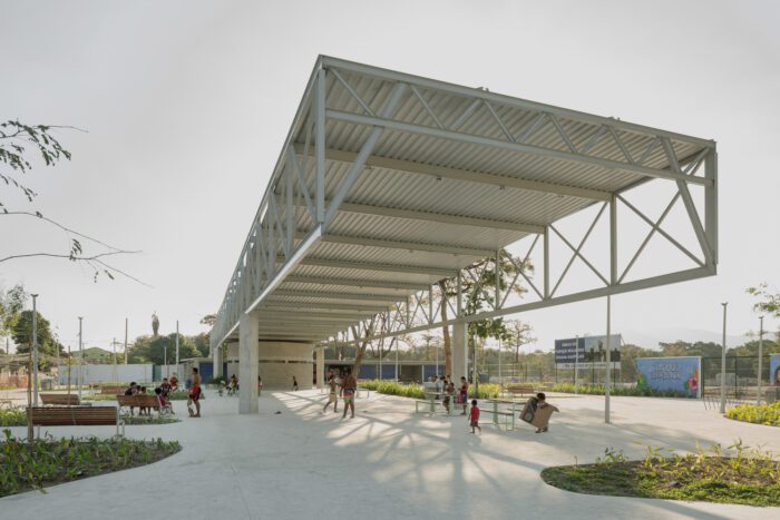 Realengo Park Market Square