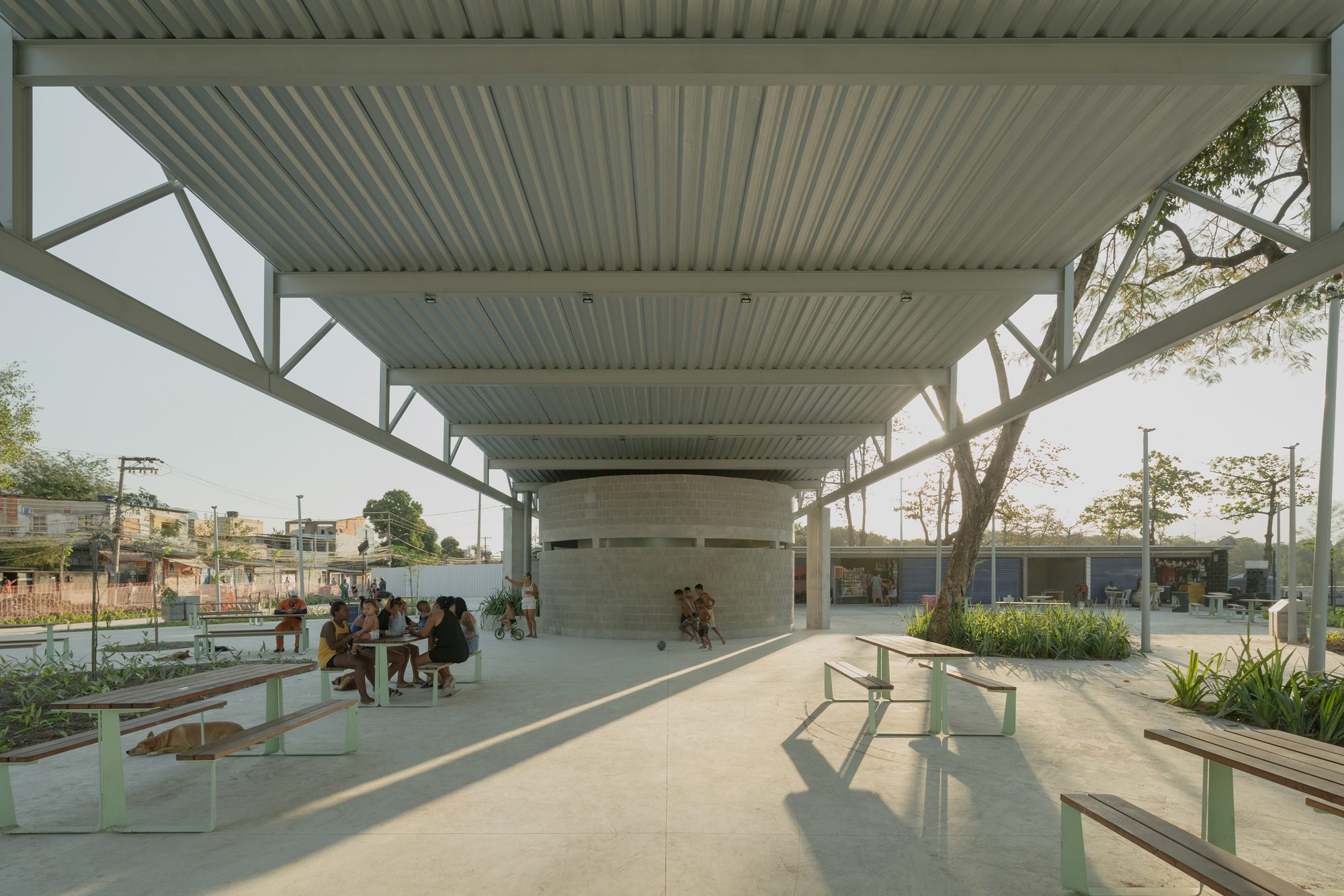 Realengo Park Market Square