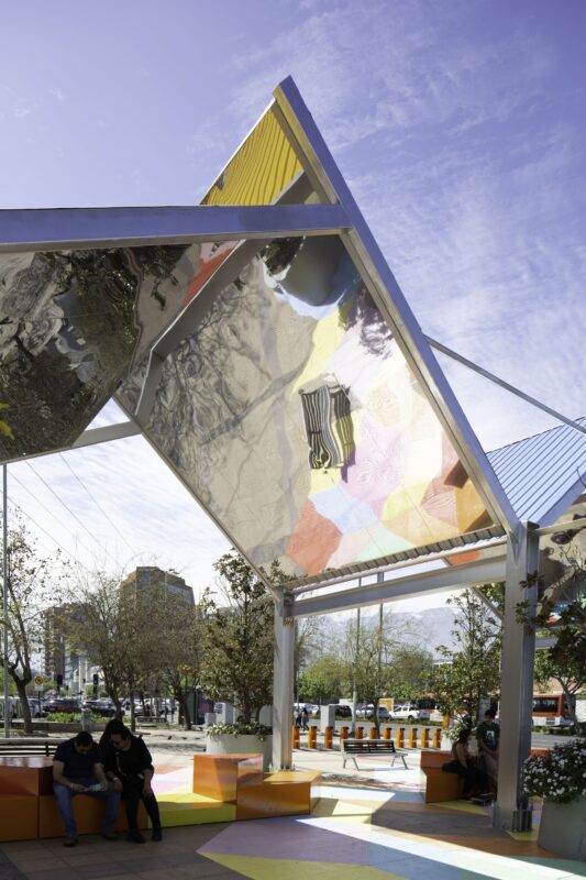Mirrors Plaza
