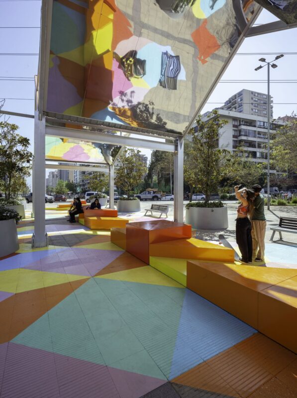 Mirrors Plaza