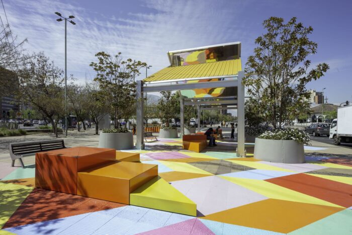 Mirrors Plaza