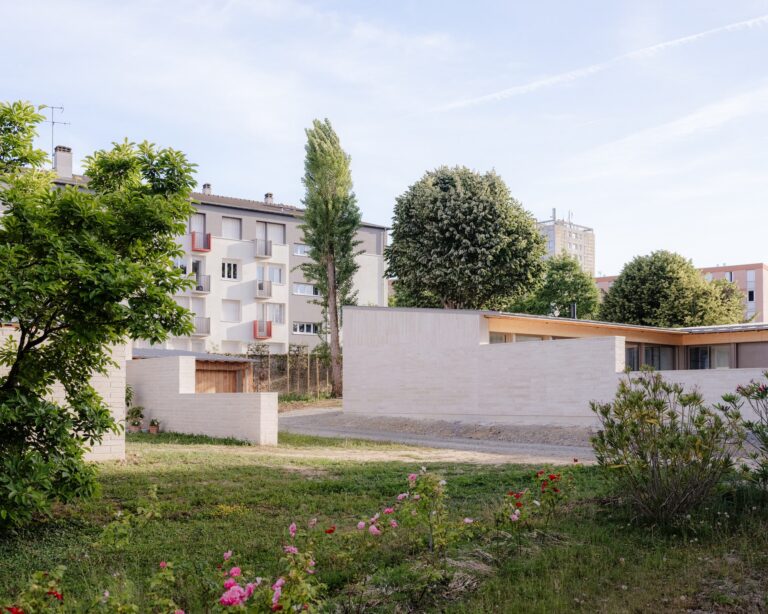 Houses on Rue de Clermont | A.TM
