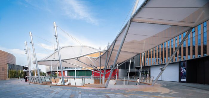 The Floating Courtyard