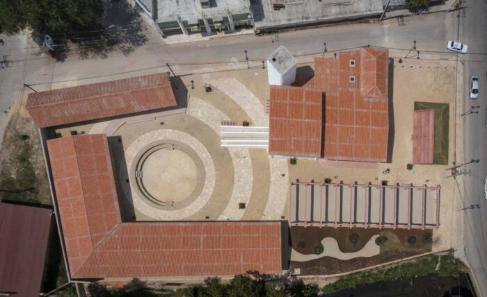 Community Development Center in the old Rastro Municipal | Laboratorio de Acupuntura Urbana