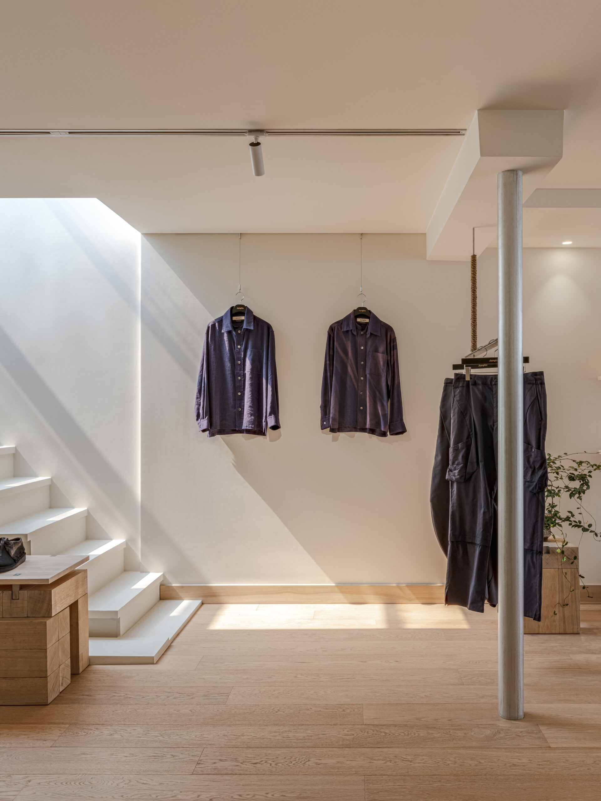 JiyongKim Hannam Flagship Store