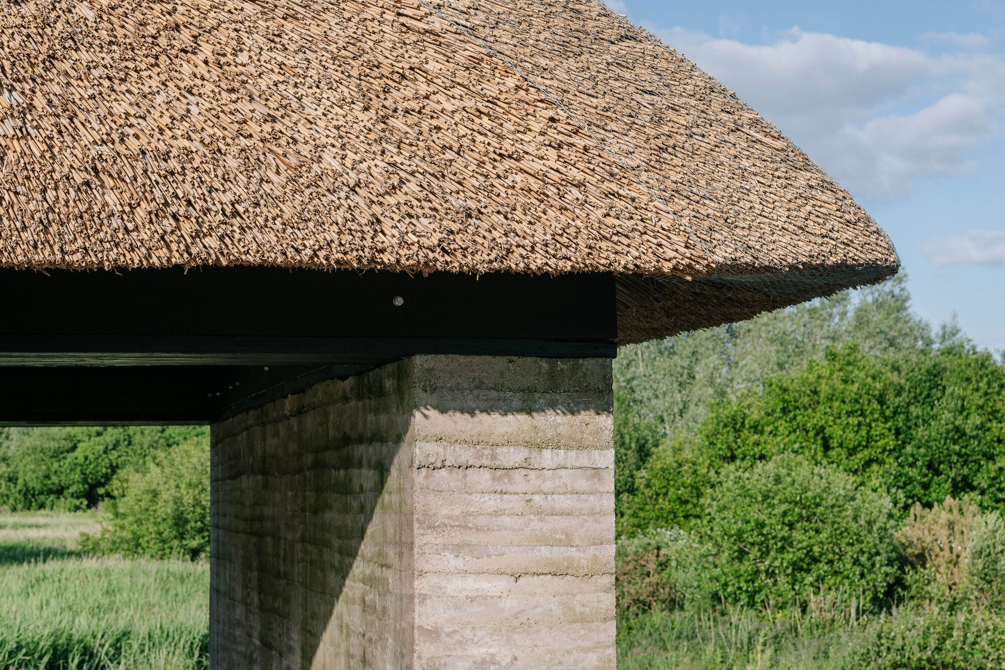 den talamh Meeting Point