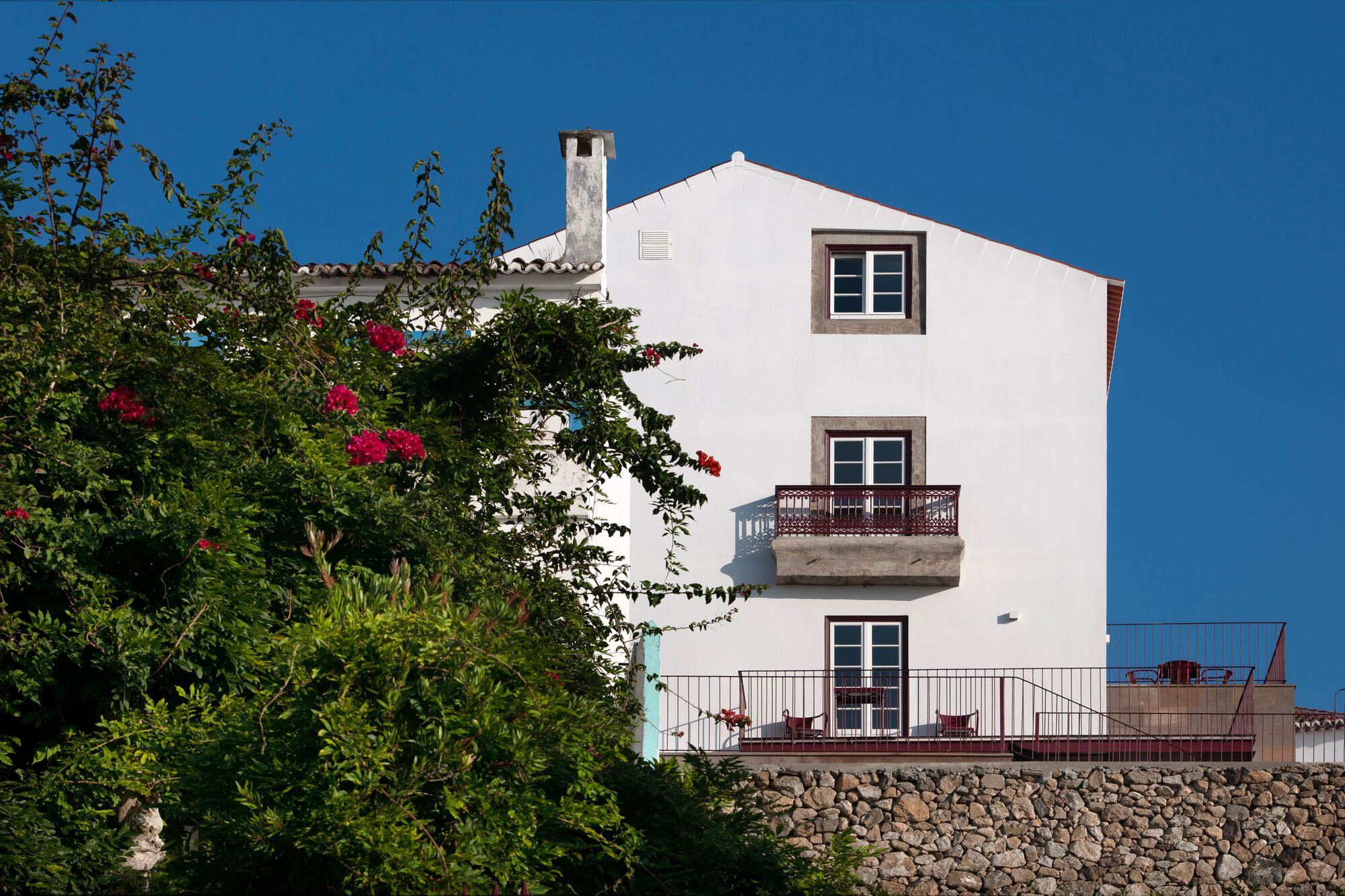 Angra + Hotel Apartments