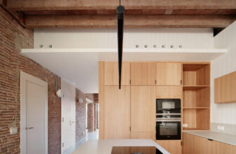 Comprehensive Housing Renovation in Barcelona