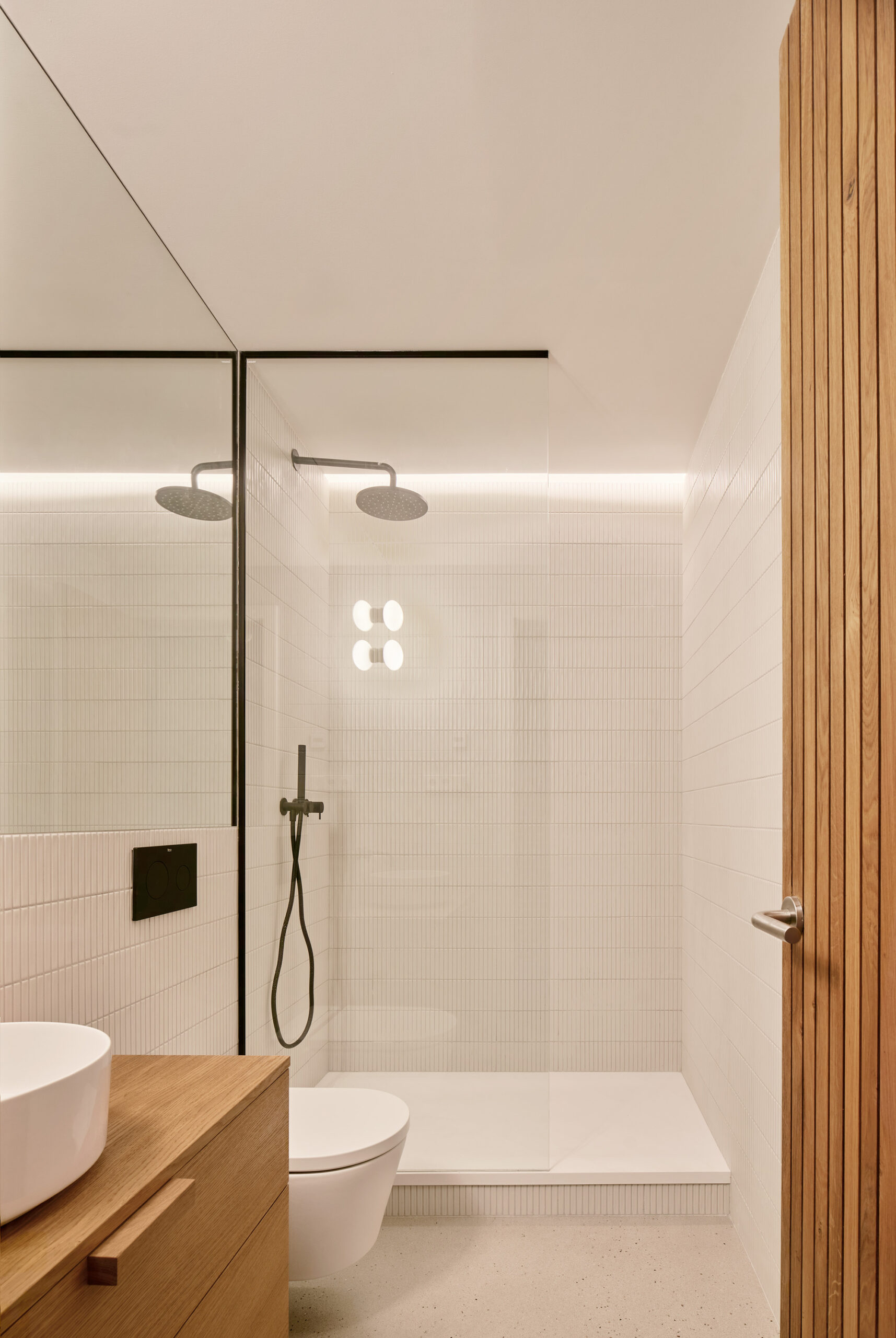 Comprehensive Housing Renovation in Barcelona