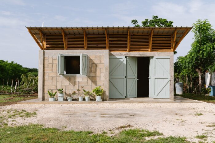 Teacher's House | Øblicuo