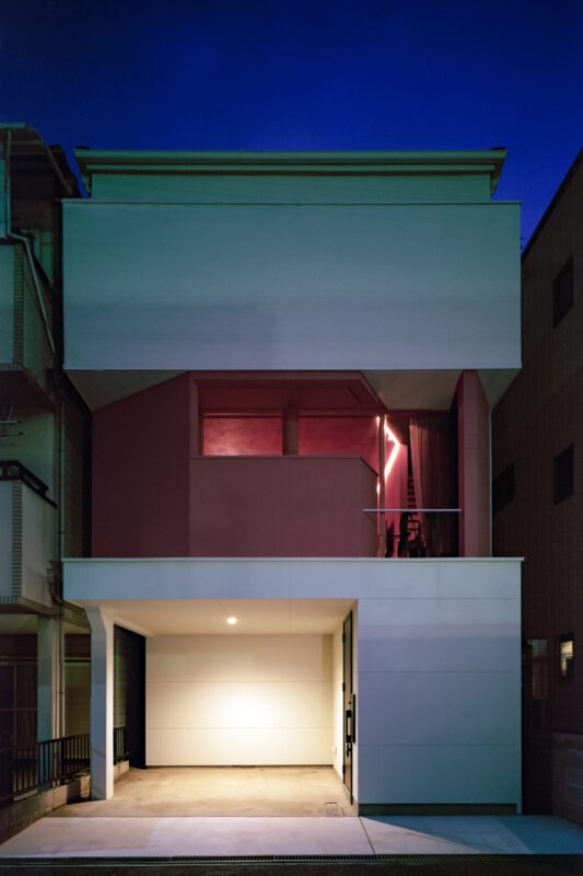 © Katsuya Taira16