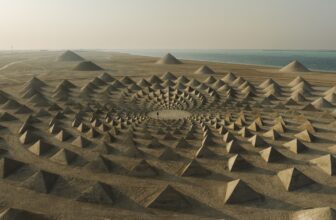Self Similar Installation