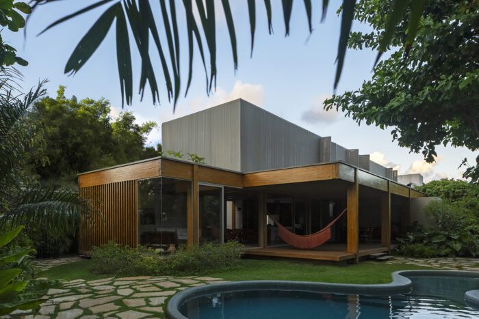 House of Amendoeiras | Play Arquitetura