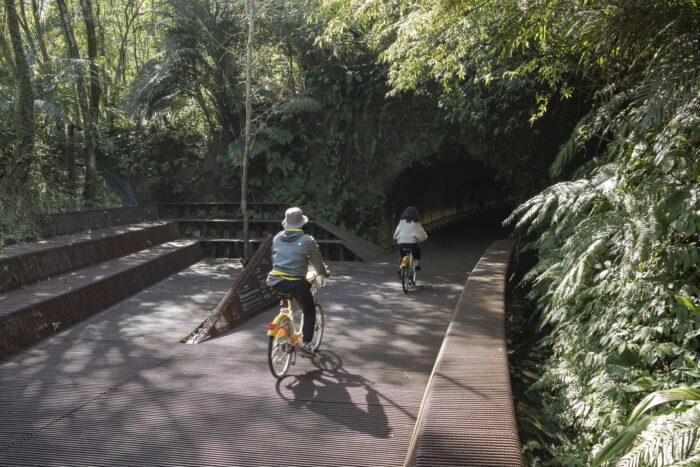 The Dark Line Path | mICHELE & mIQUEL + dA VISION DESIGN