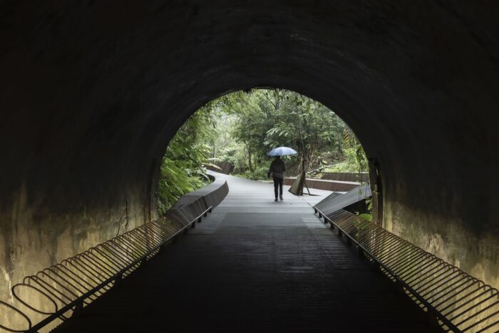 The Dark Line Path | mICHELE & mIQUEL + dA VISION DESIGN