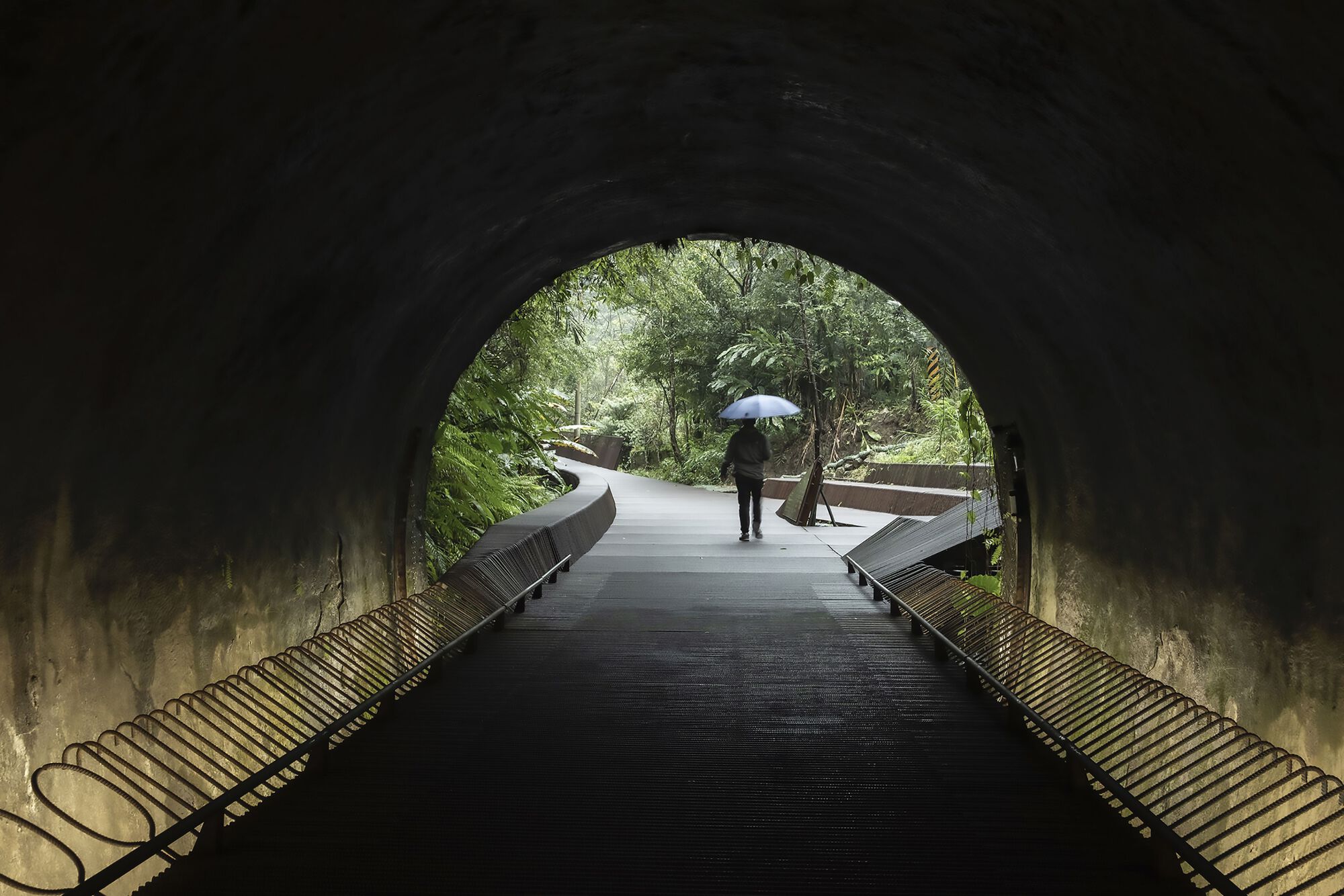 The Dark Line Path | mICHELE & mIQUEL + dA VISION DESIGN