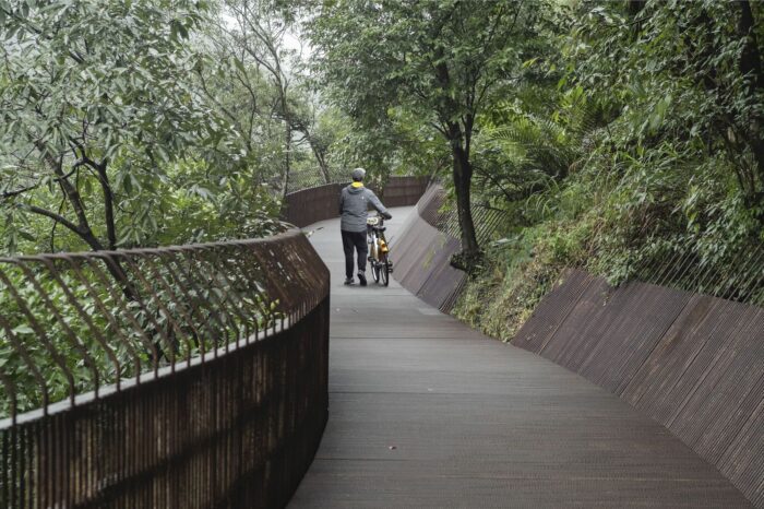 The Dark Line Path | mICHELE & mIQUEL + dA VISION DESIGN