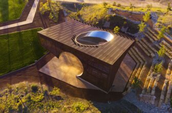 SkyRoom Community Square