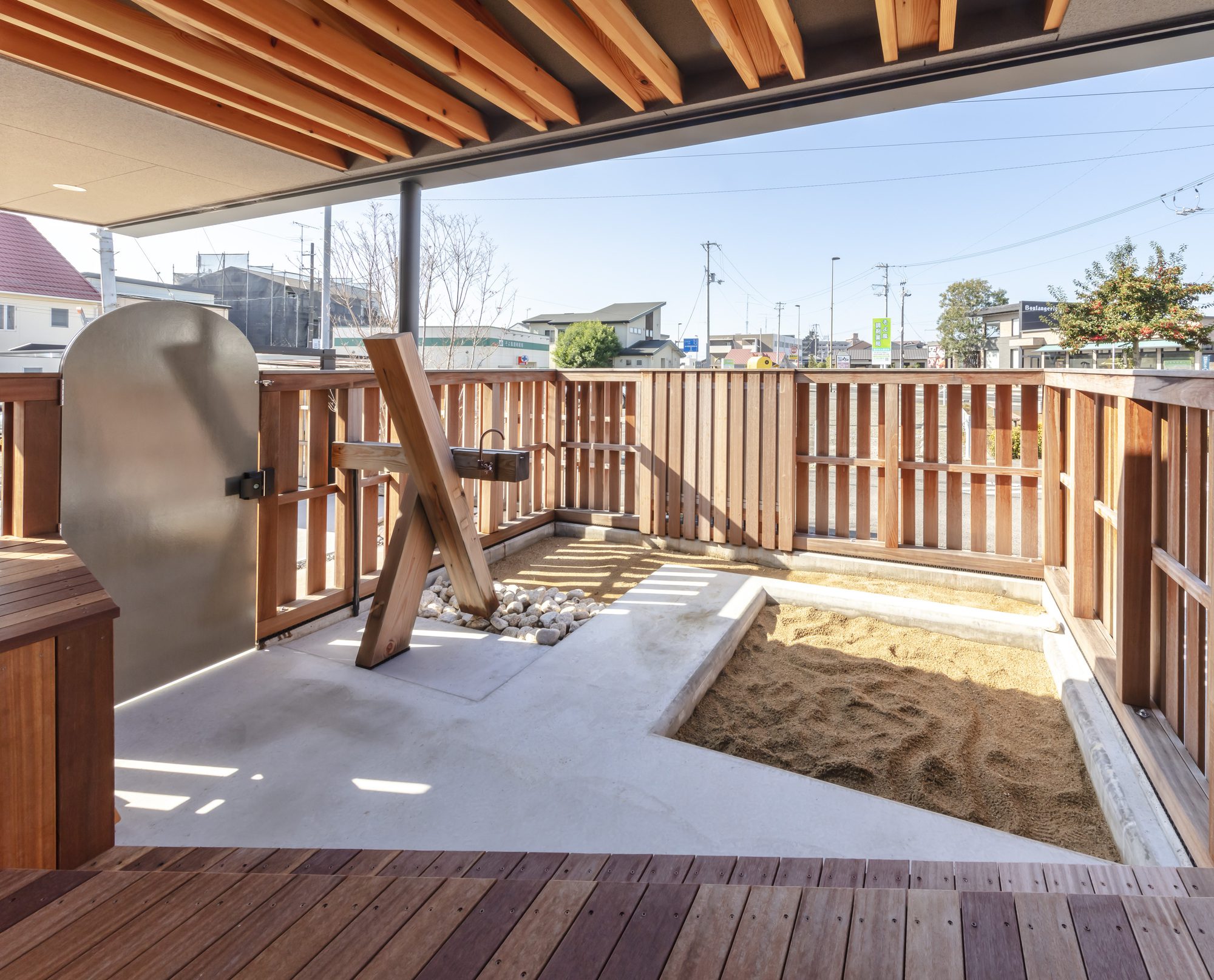 "House" for Matsuyama Tomo-no-Kai