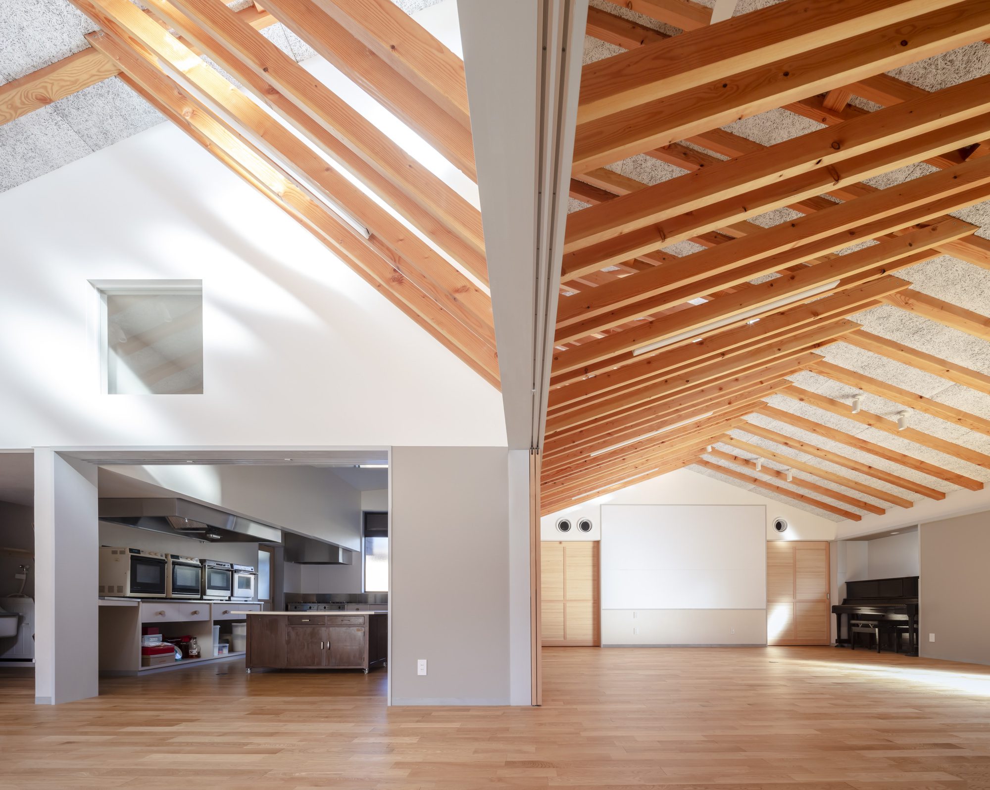 "House" for Matsuyama Tomo-no-Kai