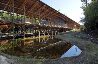 Long House with an Engawa Senior Daycare Center