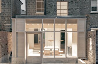 Concrete Plinth House