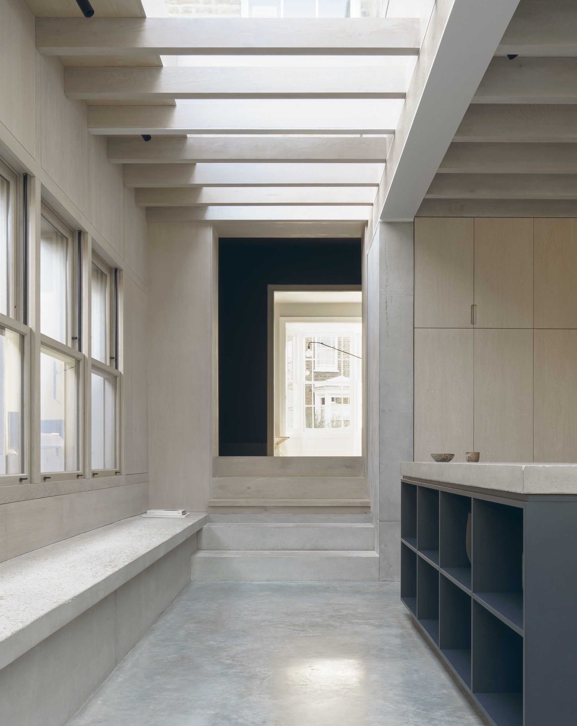 Concrete Plinth House