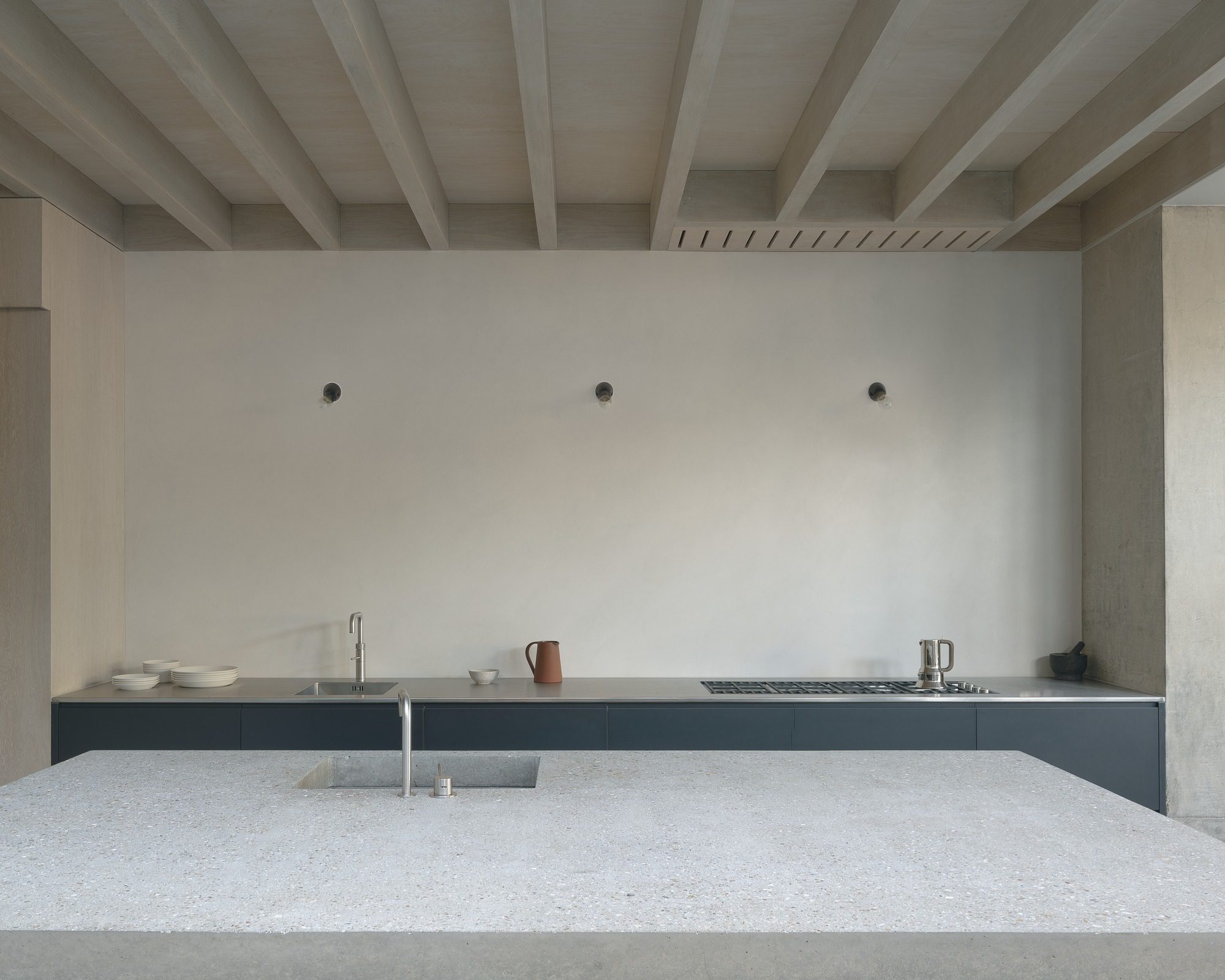Concrete Plinth House