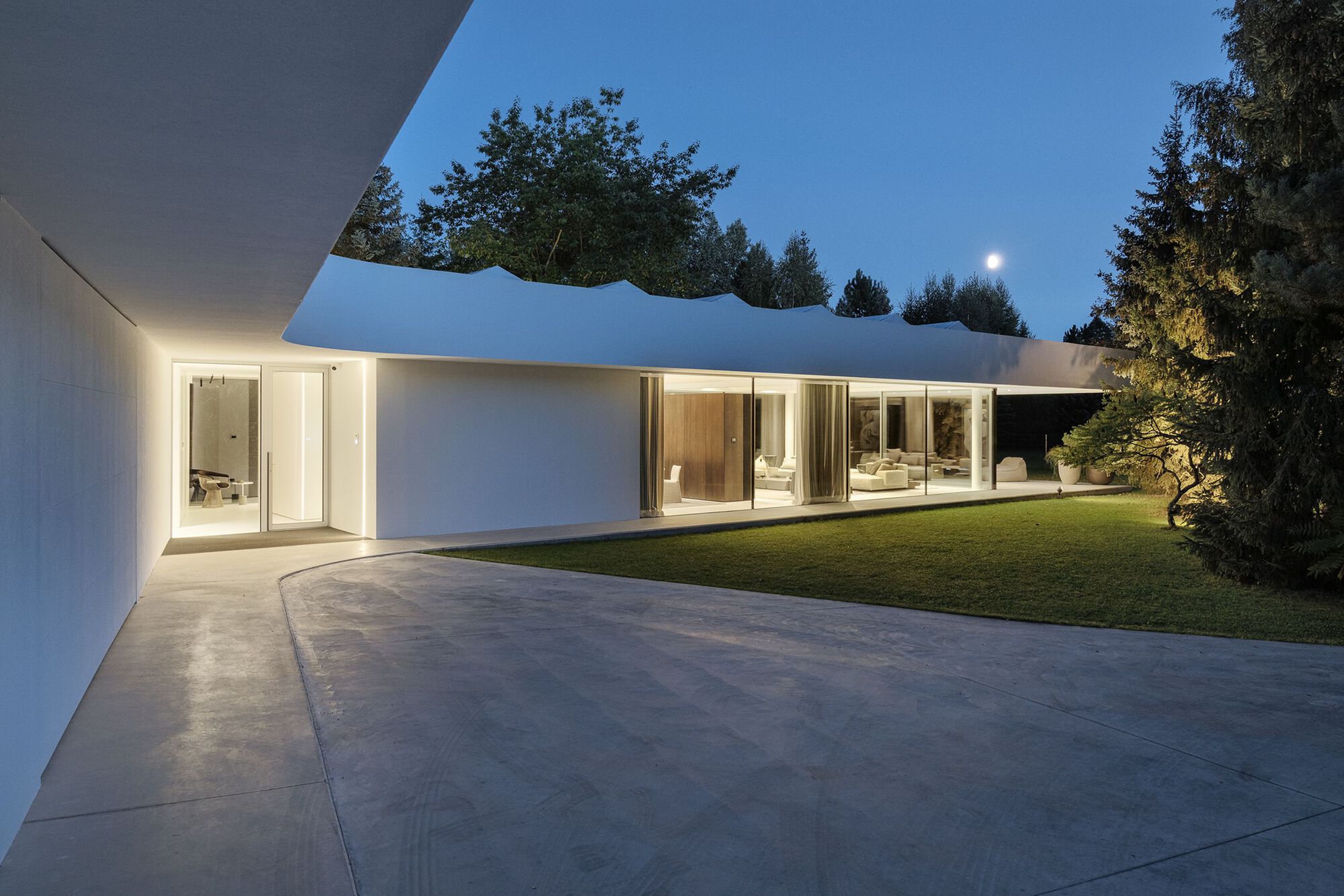 S House