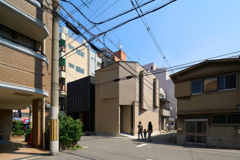 House in Nishitanabe | FujiwaraMuro Architects