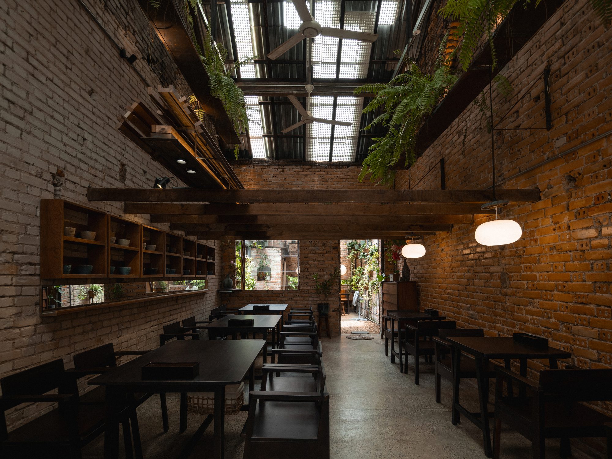 O Plant-based Ton That Dam Cafe Restaurant