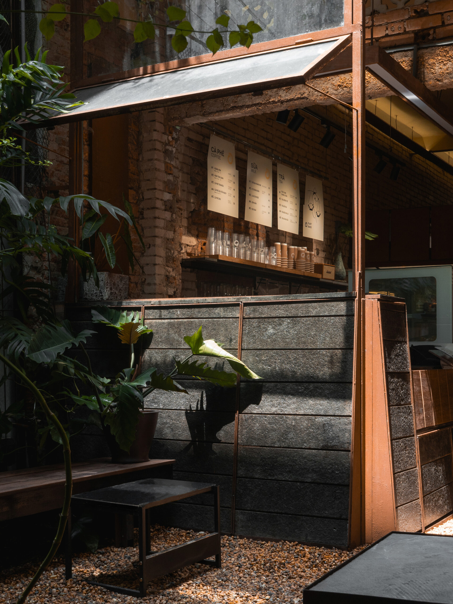O Plant-based Ton That Dam Cafe Restaurant