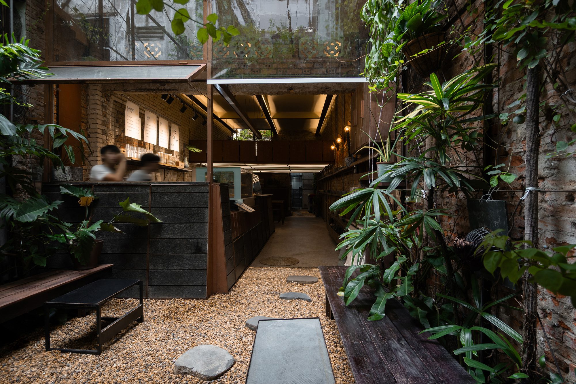 O Plant-based Ton That Dam Cafe Restaurant