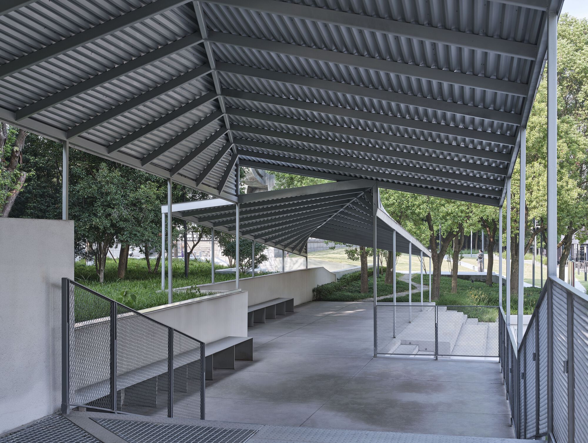 The Jianshi Station & the Tingyun Station