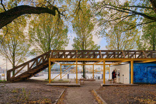 Circular Walkway for Urban Renewal