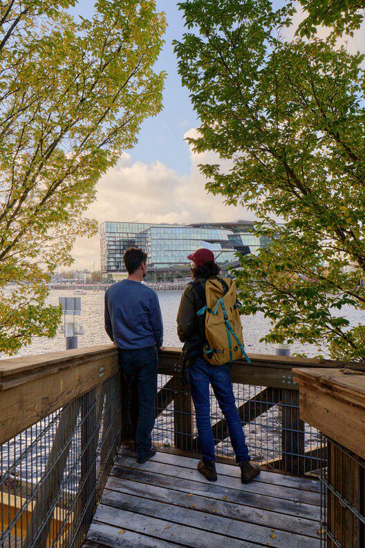 Circular Walkway for Urban Renewal