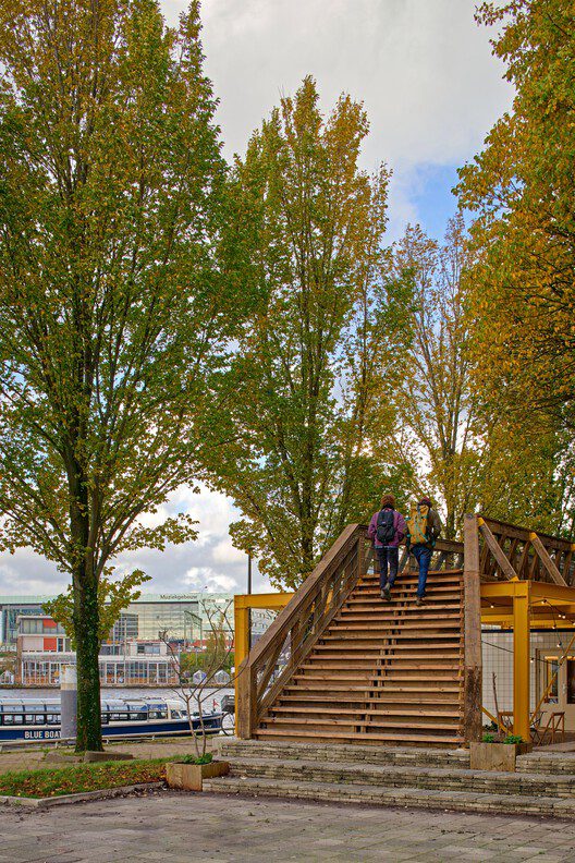 Circular Walkway for Urban Renewal