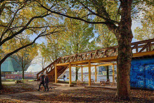 Circular Walkway for Urban Renewal