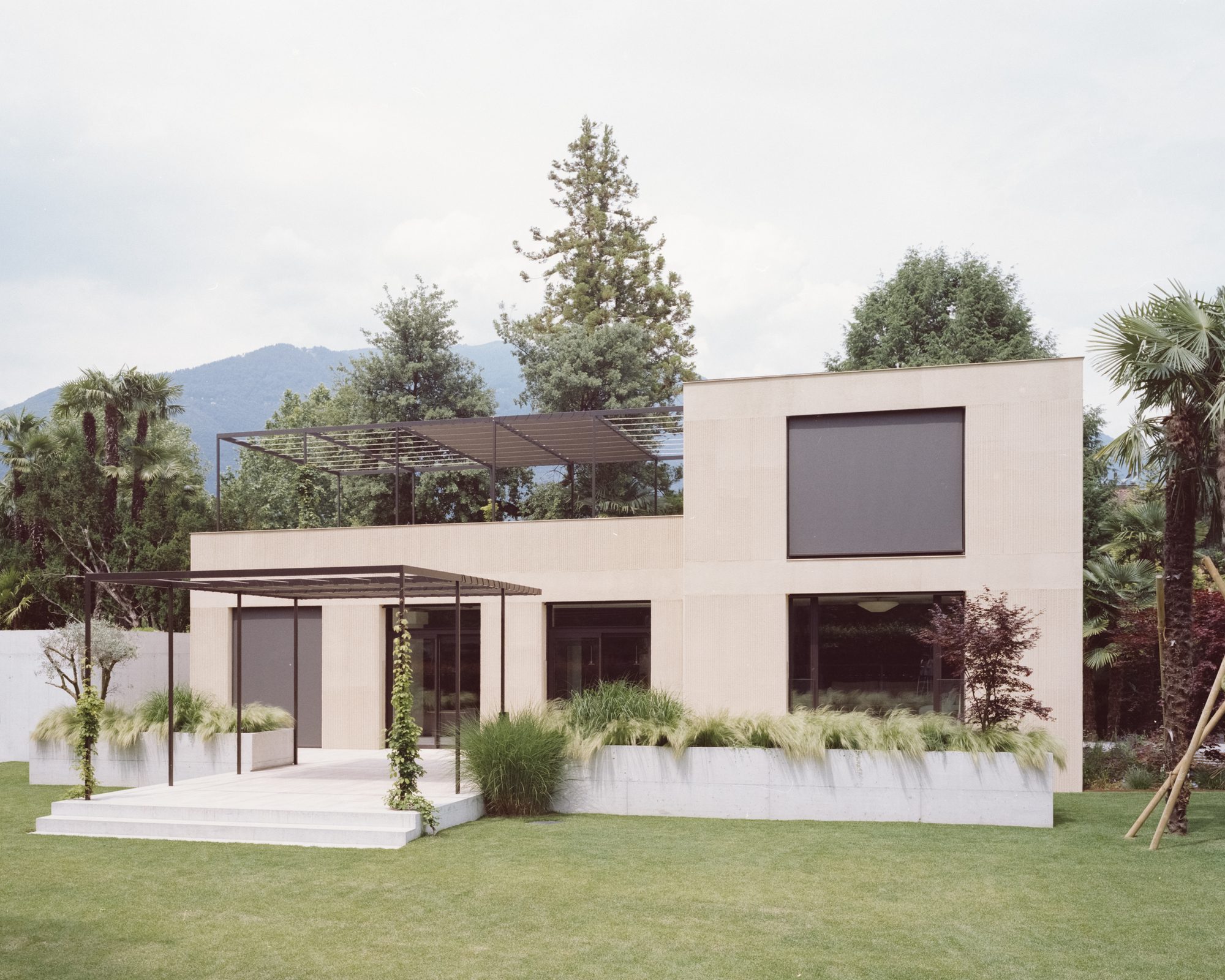 Elevation 027