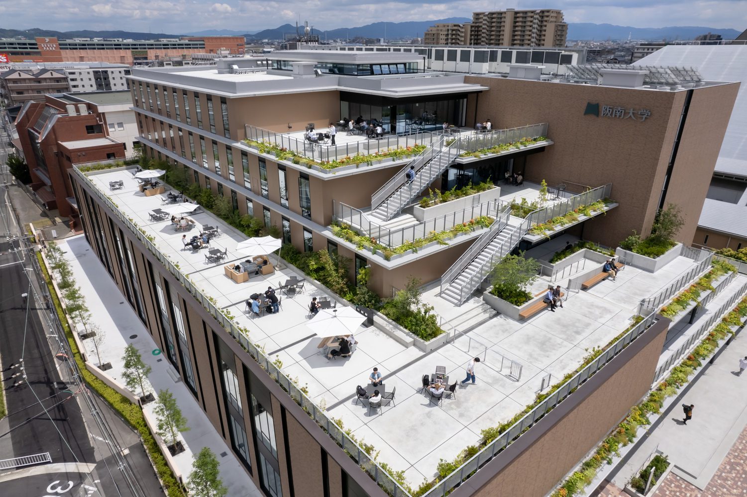 068 Outdoor terrace Koji Yamazaki Prise