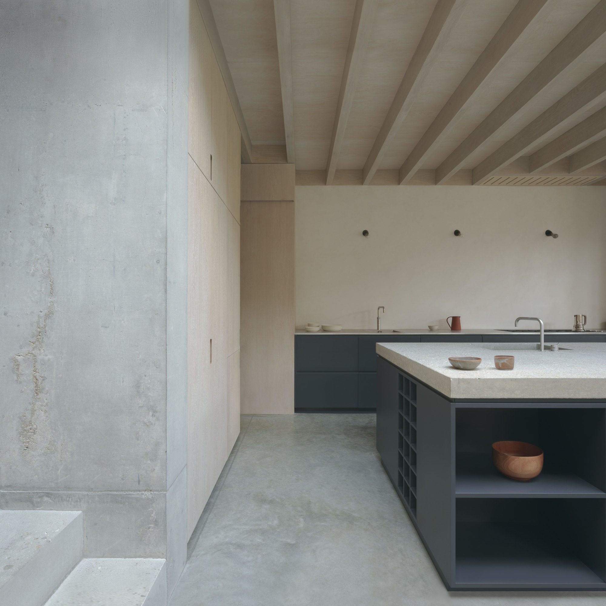 Concrete Plinth House