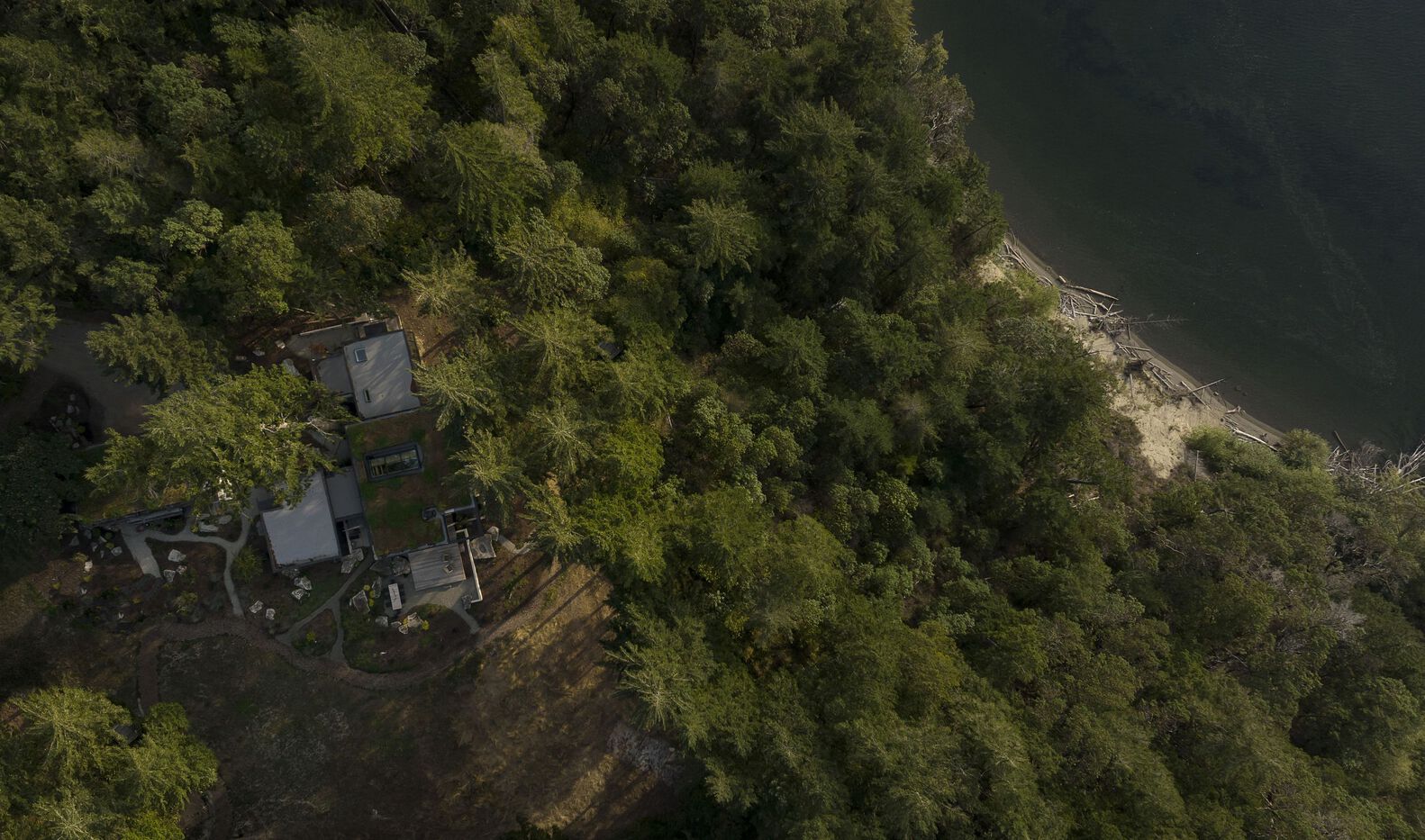 Longbranch Residence