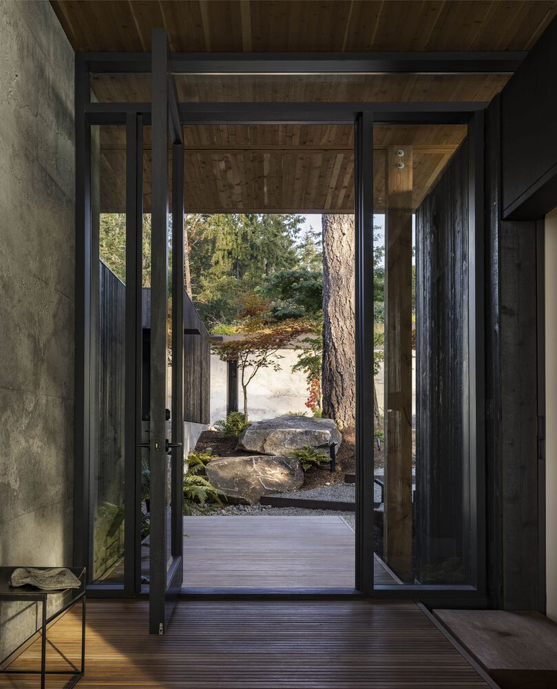 Longbranch Residence