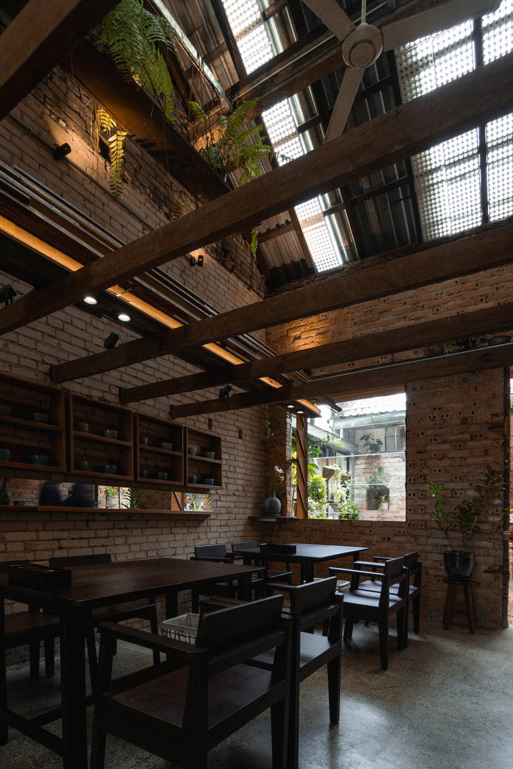 O Plant-based Ton That Dam Cafe Restaurant