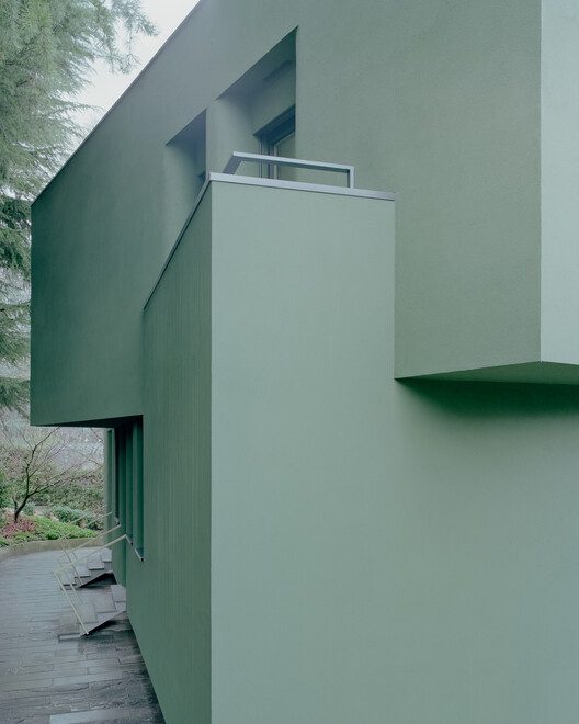 Twisted House