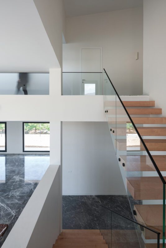 Villa 12-70 / STUDIO SAHEB