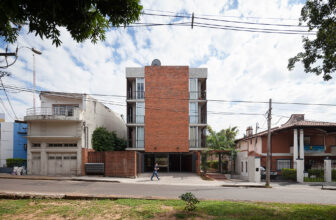 Rosas 121 Building